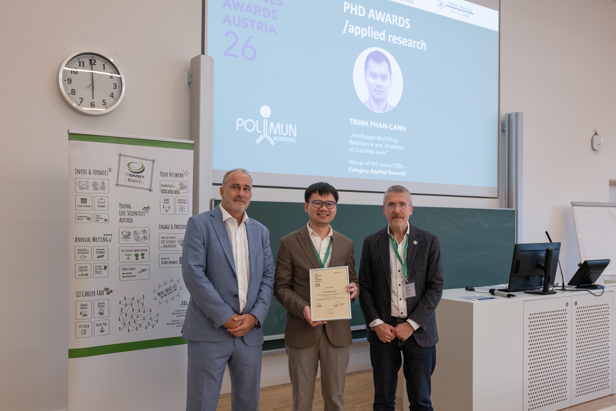 Trinh Phan-Canh receiving the Life Sciences PhD Award Austria 2026